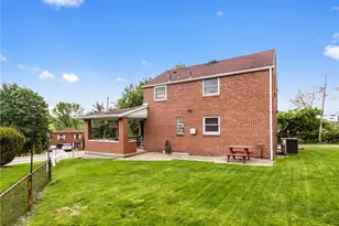 118 Tillotson Cir, Ross Twp, PA 15237 - Photo 4