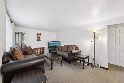 223 E Patty Lane, Monroeville, PA 15146 - Photo 4