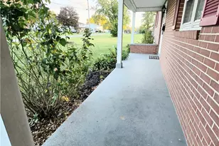 245 Todd Ave, Hermitage, PA 16148 - Photo 2