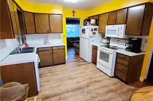 245 Todd Ave, Hermitage, PA 16148 - Photo 10