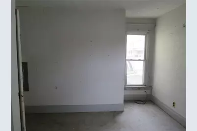 1080 Bruce St, Washington, PA 15301 - Photo 2