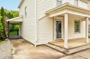1660 Mercer Rd, Franklin Township, PA 16117 - Photo 4