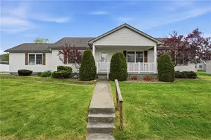 924 Rose Ave, New Castle, PA 16101 - Photo 1