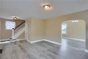 127 Montclair Ave, Pittsburgh, PA 15229 - Photo 6
