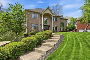 702 Rustic Ridge Dr, Cranberry Township, PA 16066 - Photo 2