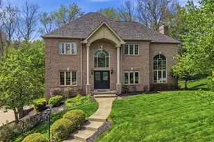 702 Rustic Ridge Dr, Cranberry Township, PA 16066 - Photo 1