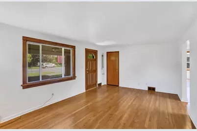 180 Bonnie View Dr, Pine Township, PA 15090 - Photo 8