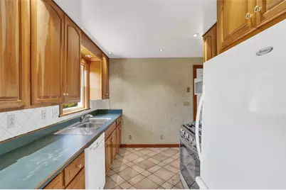 180 Bonnie View Dr, Pine Township, PA 15090 - Photo 12