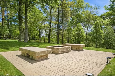1040 Chanticleer Dr, Moon/Crescent Twp, PA 15046 - Photo 42