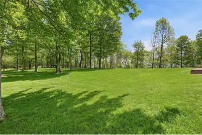 1040 Chanticleer Dr, Moon/Crescent Twp, PA 15046 - Photo 44