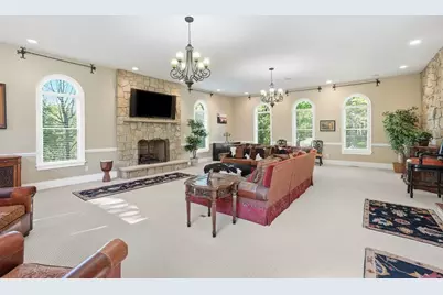1040 Chanticleer Dr, Moon/Crescent Twp, PA 15046 - Photo 16