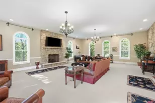 1040 Chanticleer Dr, Moon/Crescent Twp, PA 15046 - Photo 16