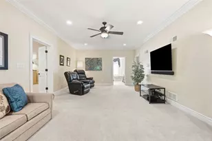 1040 Chanticleer Dr, Moon/Crescent Twp, PA 15046 - Photo 20
