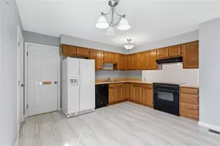 1113 Old Farm Rd, Cecil, PA 15055 - Photo 12