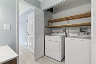 1113 Old Farm Rd, Cecil, PA 15055 - Photo 16
