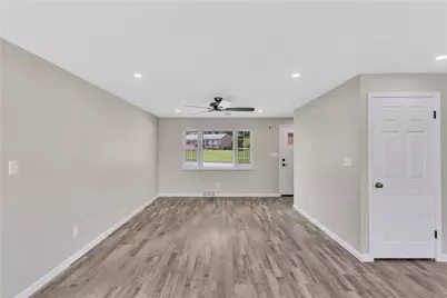 709 Providence Dr, Pittsburgh, PA 15239 - Photo 10