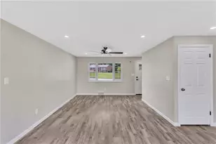 709 Providence Dr, Pittsburgh, PA 15239 - Photo 10