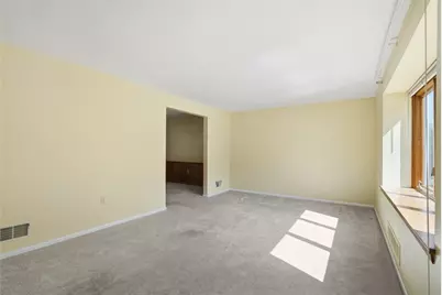 1548 Spreading Oak Dr, Scott Township, PA 15220 - Photo 8