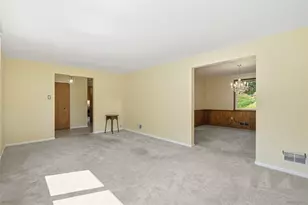1548 Spreading Oak Dr, Scott Township, PA 15220 - Photo 10