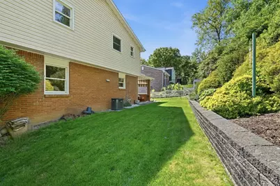 1548 Spreading Oak Dr, Scott Township, PA 15220 - Photo 44