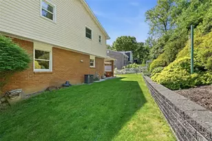 1548 Spreading Oak Dr, Scott Township, PA 15220 - Photo 44