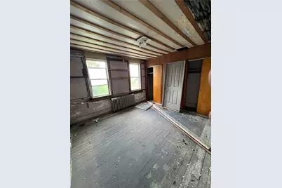 72 Harlem Ave, McKees Rocks, PA 15136 - Photo 2