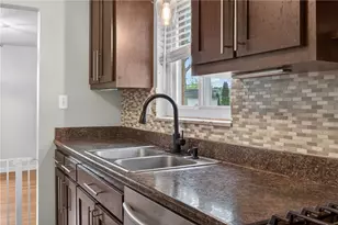279 Woodridge Dr, Green Tree, PA 15106 - Photo 14