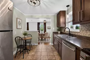 279 Woodridge Dr, Green Tree, PA 15106 - Photo 12