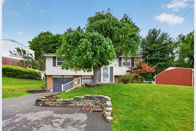 279 Woodridge Dr, Green Tree, PA 15106 - Photo 2