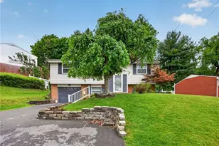 279 Woodridge Dr, Green Tree, PA 15106 - Photo 2