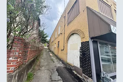 211 Fallowfield Ave, Charleroi Boro, PA 15022 - Photo 2