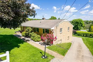 129 Franklin Dr, Greensburg, PA 15601 - Photo 2