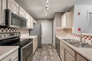 3204 Lenox Dr, Bethel Park, PA 15102 - Photo 8