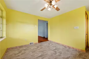 3601 Brandis Ave, South Park, PA 15129 - Photo 4
