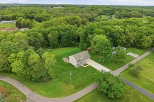 113 Oakwood Dr, Oakland Township, PA 16002 - Photo 6