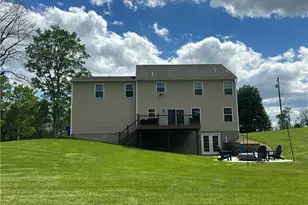113 Oakwood Dr, Oakland Township, PA 16002 - Photo 6