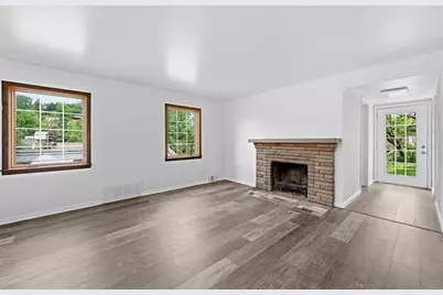148 Sunrise Dr, Pittsburgh, PA 15236 - Photo 10