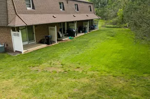 1382 Lincoln Dr, Center Township, PA 15061 - Photo 10