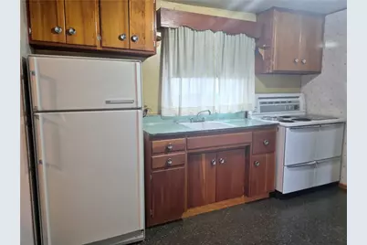 115 Georgia Avenue, Vandergrift, PA 15690 - Photo 8