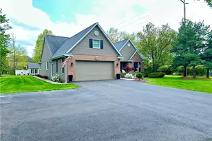 254 W Parkside Dr, Neshannock Township, PA 16105 - Photo 2