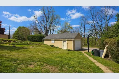 100 Lowell Street, Vandergrift, PA 15690 - Photo 8