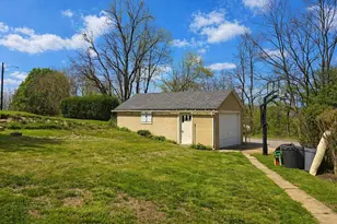 100 Lowell St, Vandergrift, PA 15690 - Photo 8
