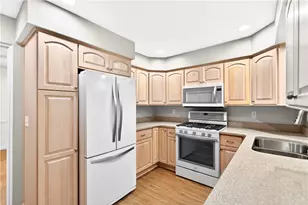 4804 Doverdell Dr, Pittsburgh, PA 15236 - Photo 4