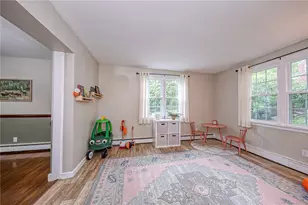 2353 Hollywood Dr, Blackridge, PA 15235 - Photo 8