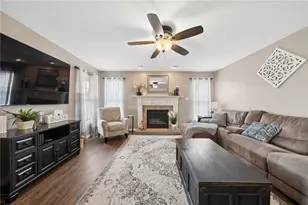 224 Sunrise Dr, Allegheny Township, PA 15656 - Photo 4