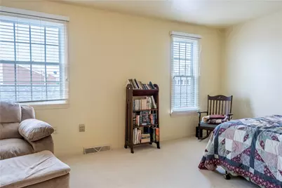112 Georgetowne Vlg, White Township, PA 15701 - Photo 22