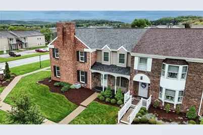 112 Georgetowne Vlg, White Township, PA 15701 - Photo 4