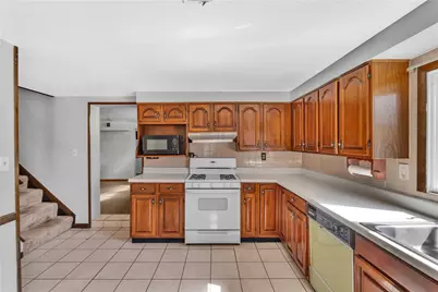 2750 Ohio St, Bethel Park, PA 15102 - Photo 4