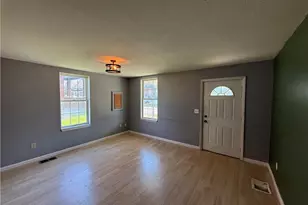 125 12th St, Jeannette, PA 15644 - Photo 8