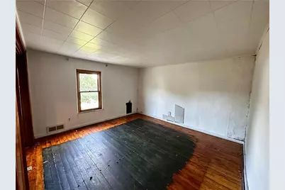 109 Pittsburgh Rd, Bentleyville, PA 15314 - Photo 10